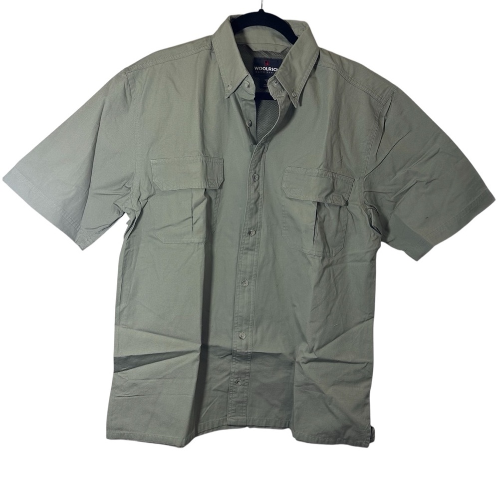 Woolrich elite series Size M color green short sleeve shirt